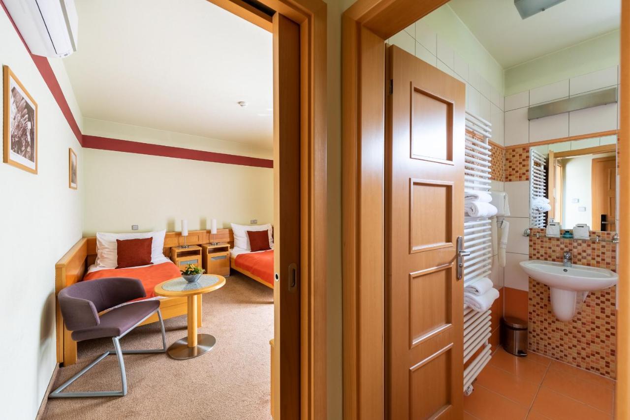 Jan Maria Hotel